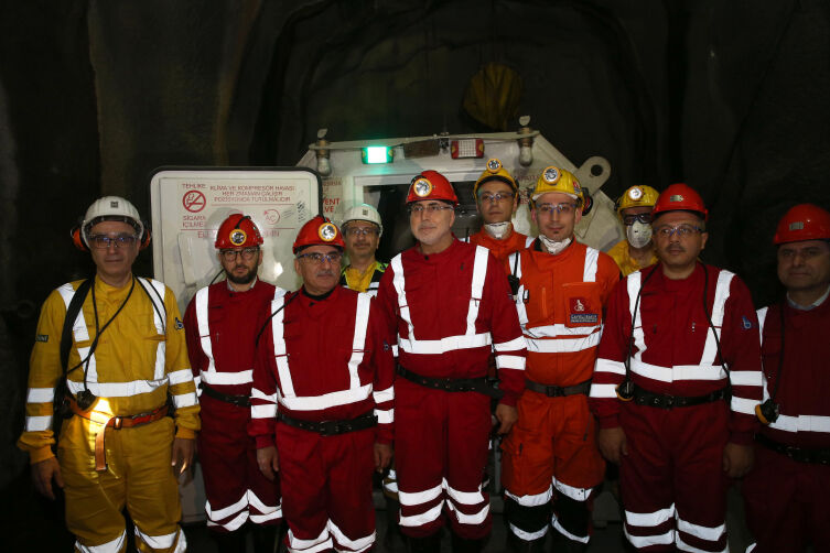 Bakan Işıkhan, Bakır Madeninde Işçilerle Sahur Yaptı1