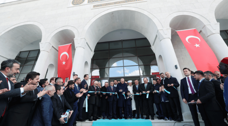 Cumhurbaşkanı Erdoğan, Hacı İbrahim Demir Camisi Açılış Programı'na Katıldı1