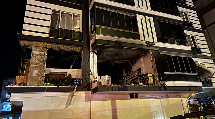 Niğde’de Korkunç Olay Doğal Gaz Nedeniyle Patlama Meydana Geldi, 12 Kişi Yaralandı 2