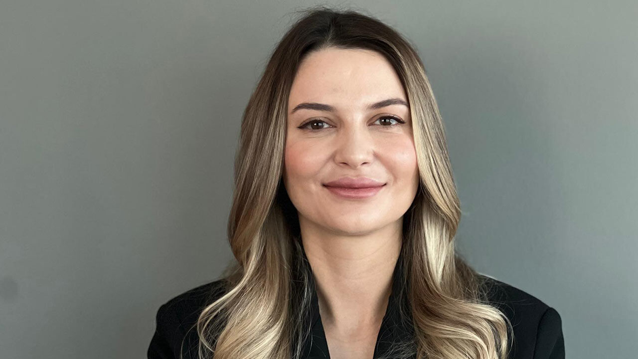 S I V I Y Ü Z G E R M E D E Y E N İ D Ö N E M