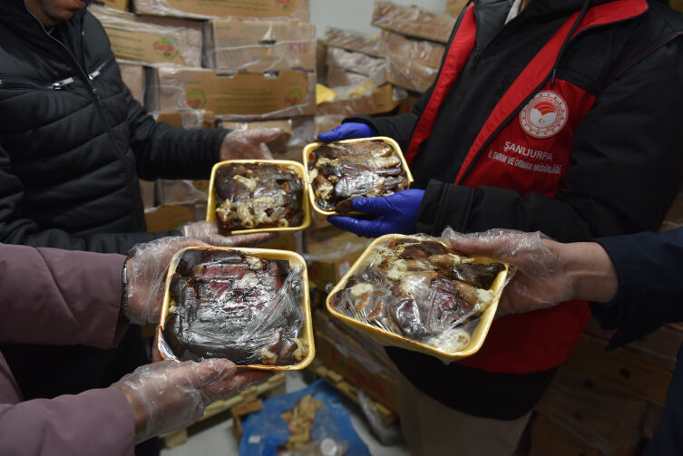 Şanlıurfa'da 50 Ton Bozuk Tavuk Ele Geçirildi1