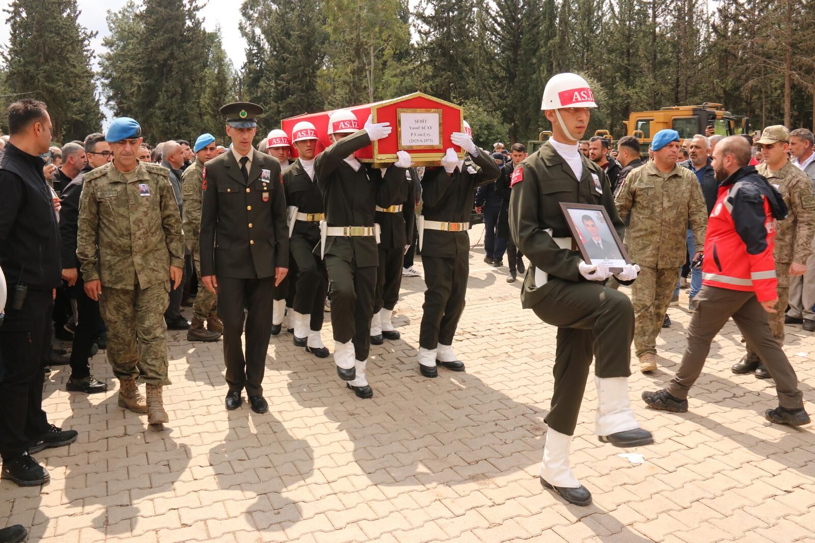 Şehit Yusuf Açay Son Yolculuğuna Uğurlandı2