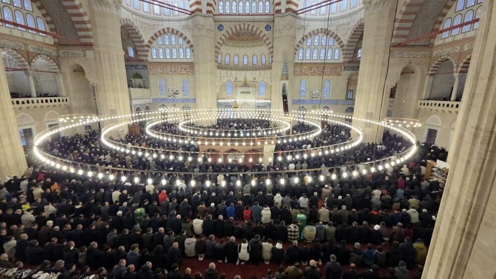 Selimiye Camii'nde Restorasyon Sonrası Ilk Bayram Namazı Kılındı