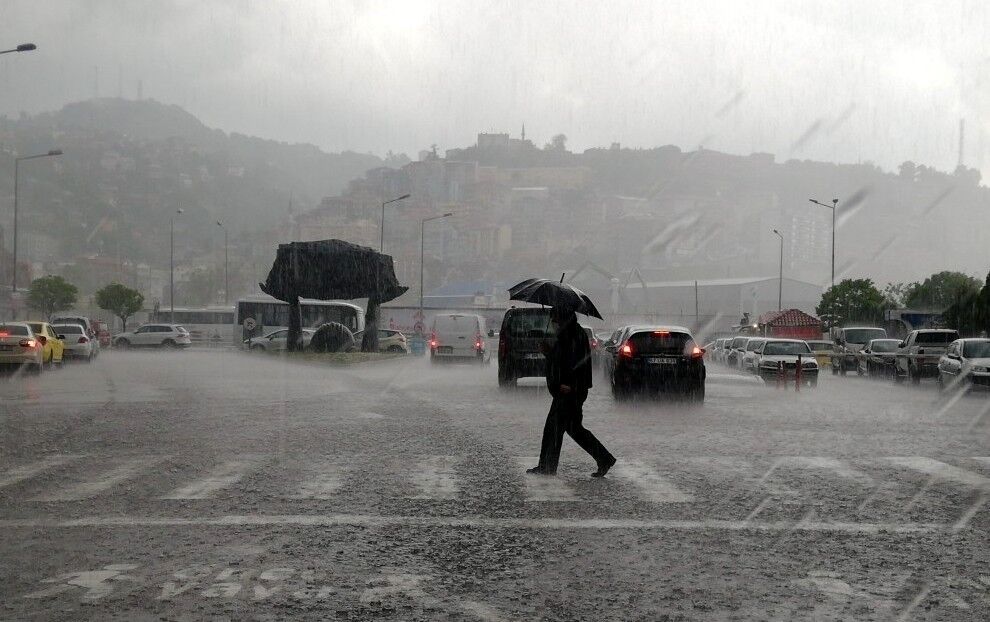 Meteoroloji'den 12 il için sağanak yağış uyarısı