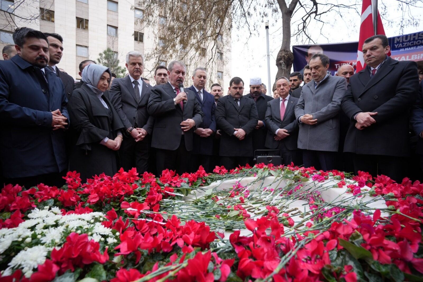 Yazıcıoğlu Mezarı Başında Anıldı (2)