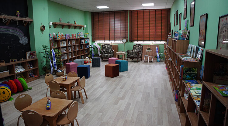 A N I L A R I N K İ T A P L A R L A B U L U Ş T U Ğ U K Ü T Ü P H A N E 2