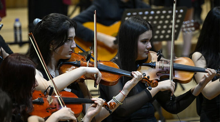 Bakan Ersoy, Hataylı Çocukların Hayalini Gerçekleştirdi 2