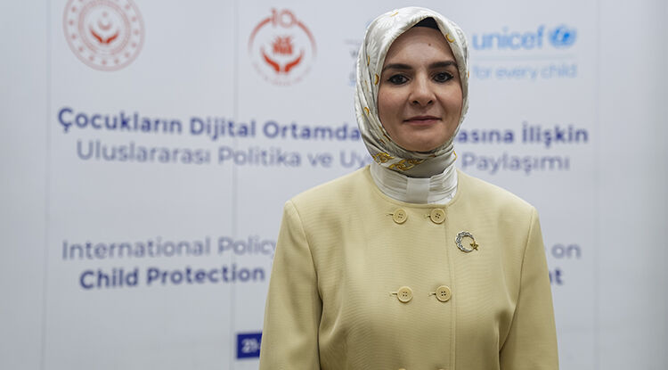 Bakan Göktaş Çocuklarımızı Dijital Dünyanın Risklerine Karşı Yalnız Bırakmamalıyız