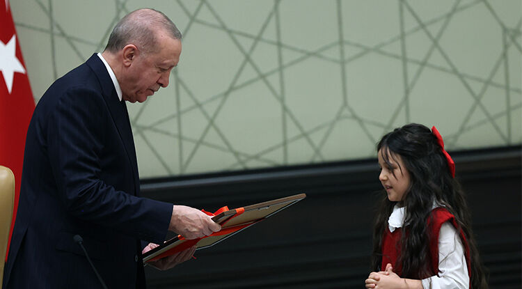 Cumhurbaşkanı Erdoğan, 23 Nisan Dolayısıyla Çocuklarla Bir Araya Geldi 3