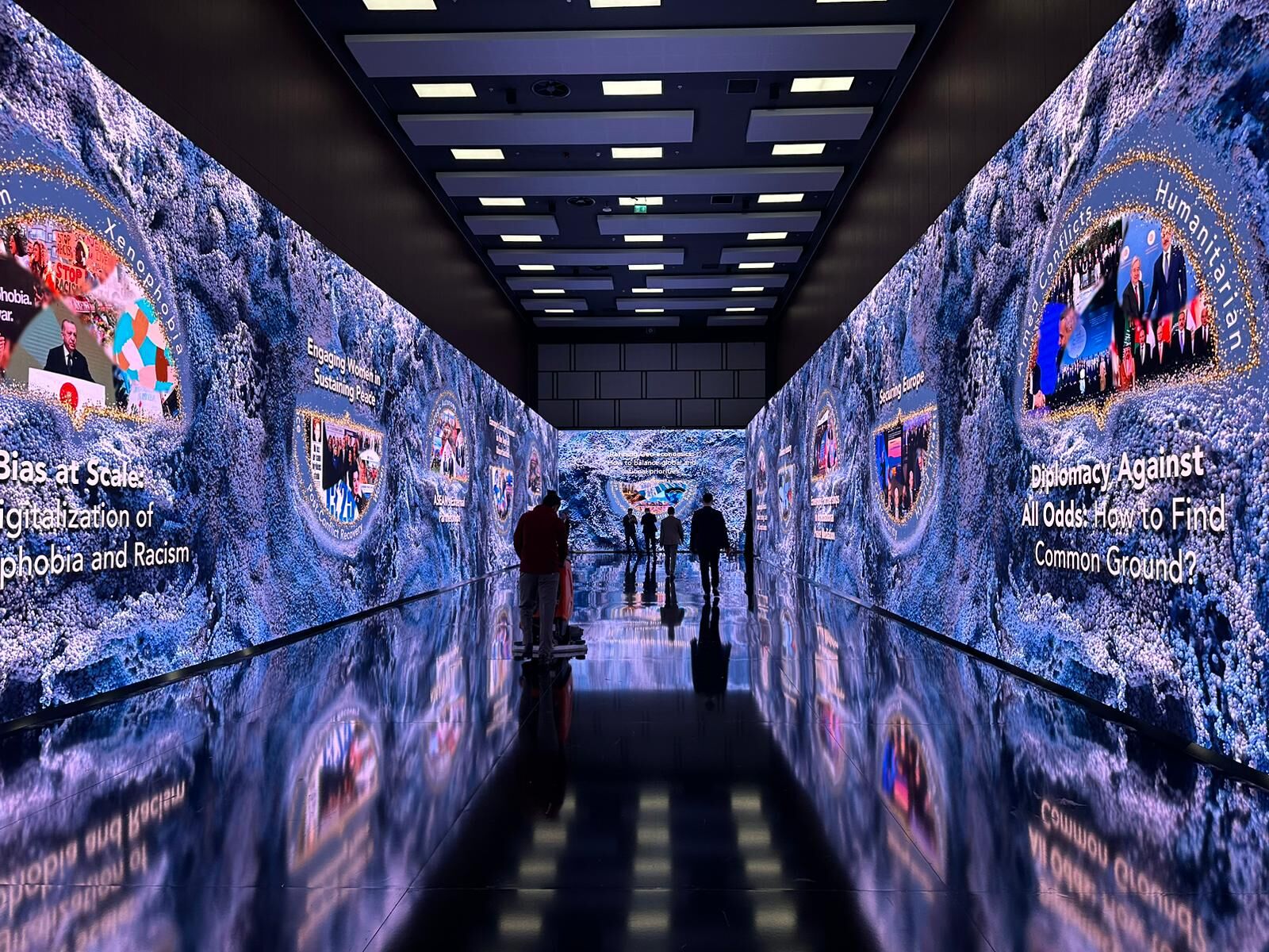 Diplomasi Tüneli’ndeki Görseller Ziyaretçileri Büyüledi2