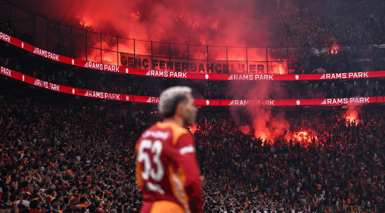 Galatasaray Fenerbahçe'yi 3 Yendi3