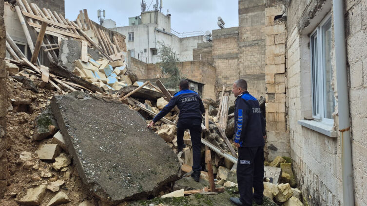 Gaziantep'te Sağanak Sonrası Ev Çöktü1