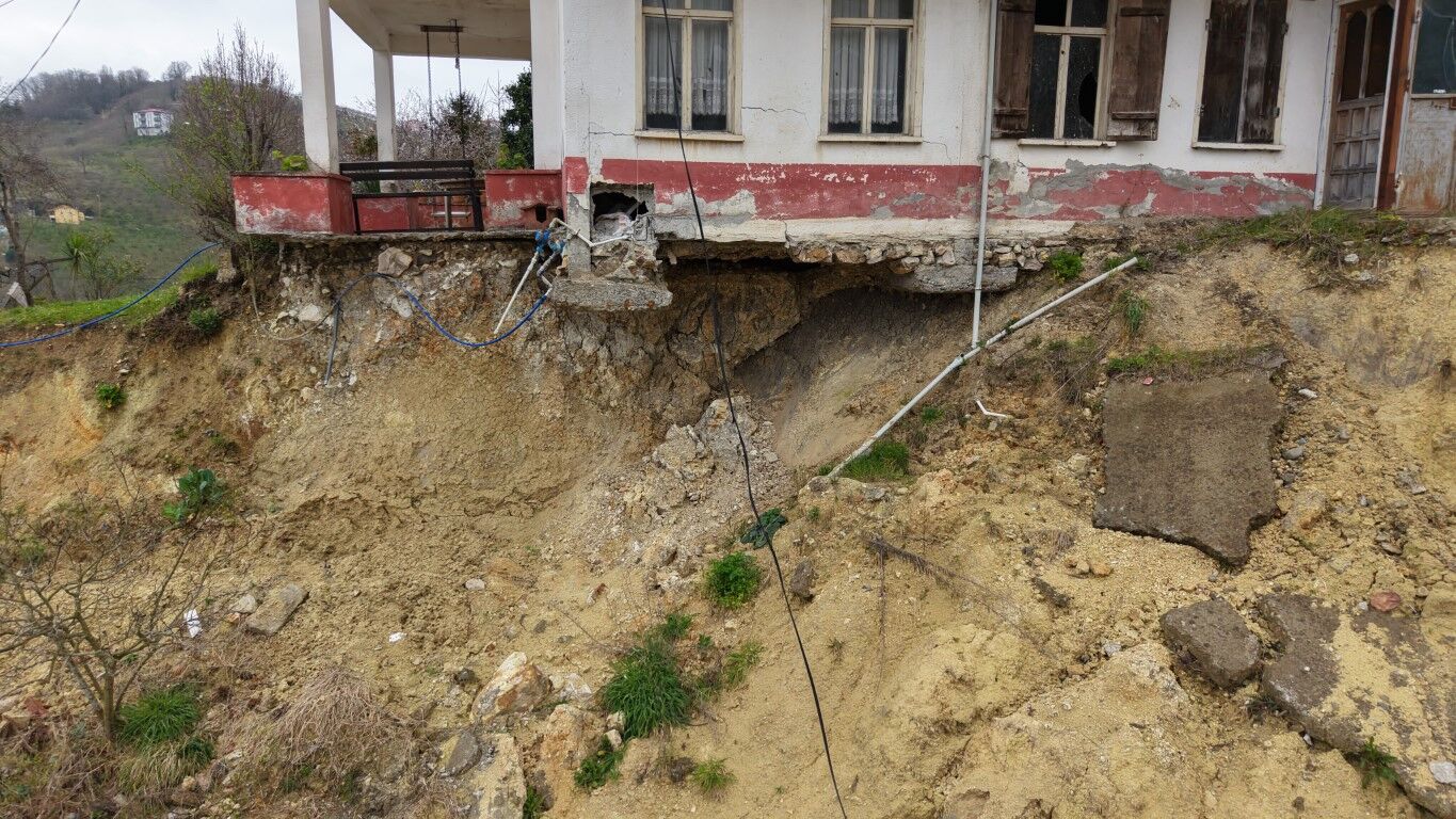 Heyelan Bölgesi (19)