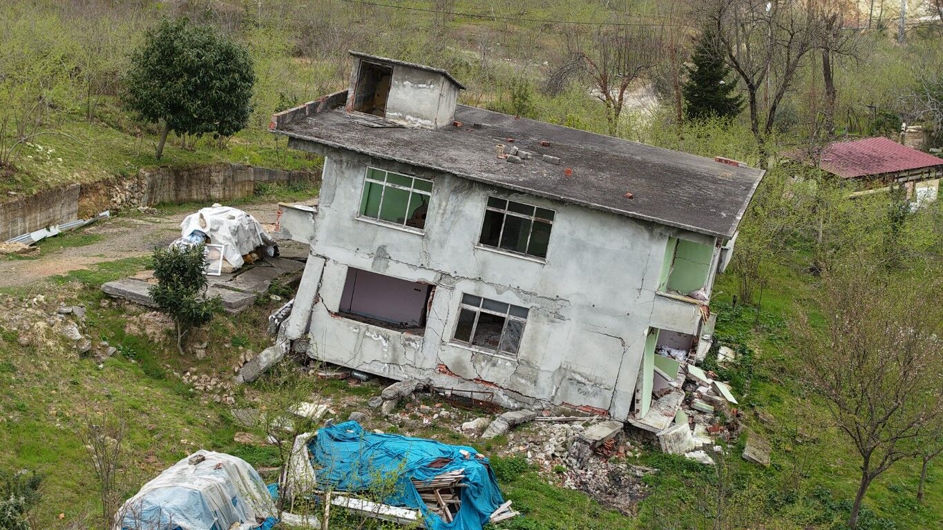 Heyelan Bölgesi (20)