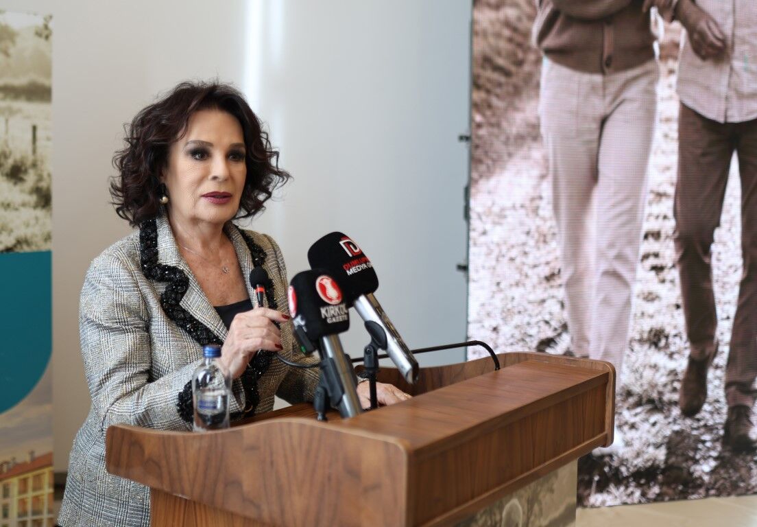 Hülya Koçyiği Ediz Hun (2)