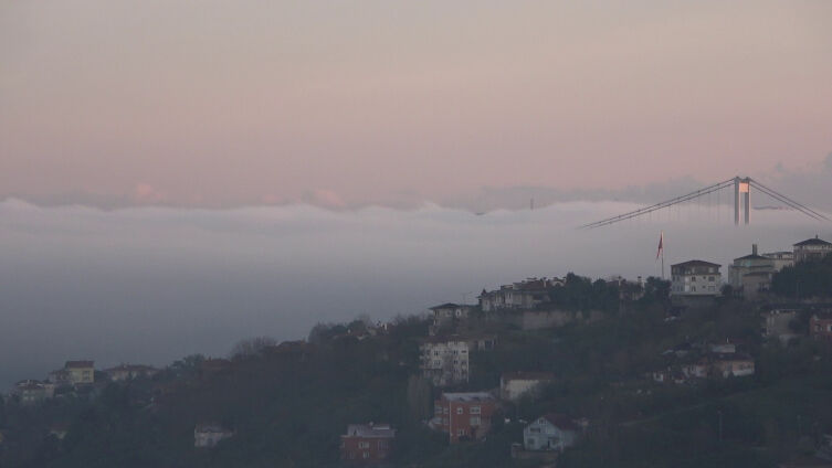 İstanbul Boğazı'nda Yoğun Sis Etkili Oluyor1
