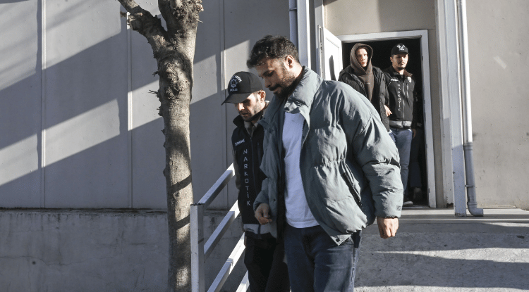 İstanbul’da Ünlülere Uyuşturucu Soruşturması 19 Zanlı Adliyeye Sevk Edildi1