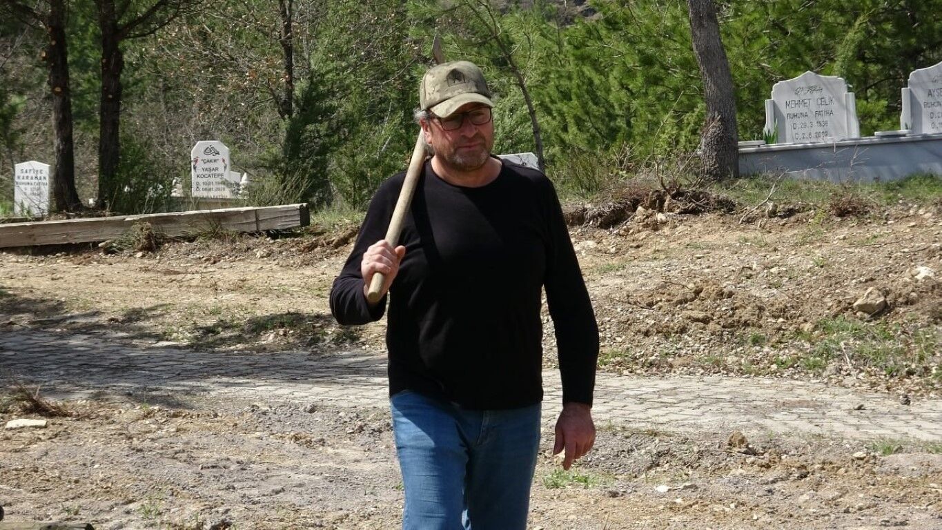 Kendi Mezarını Kazdı (4)