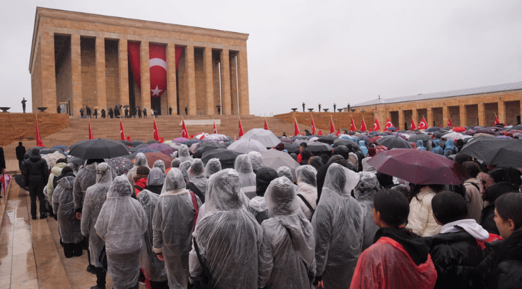 Milli Eğitim Bakanı Tekin, Öğretmen Ve Öğrencilerle Anıtkabir'i Ziyaret Etti1