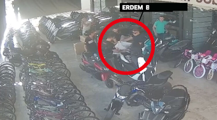 Scooter Bagajında Rüşvet 1