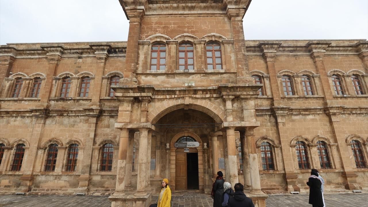 Tescilli Mardin Taşına Tarihi Yapılardaki Motifler Işleniyor1
