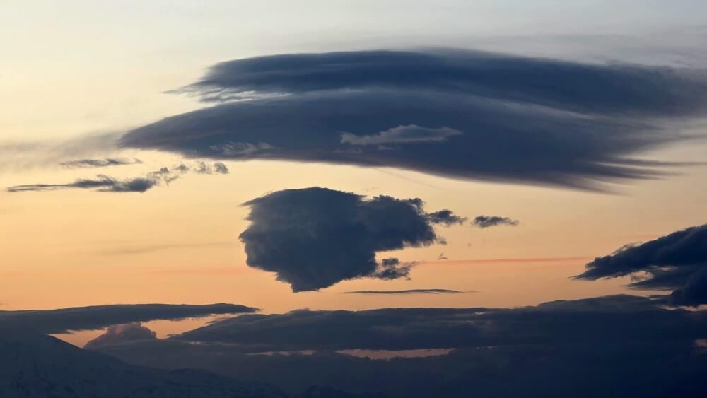 Van’da Gökyüzünde Insan Silüeti Oluştu1