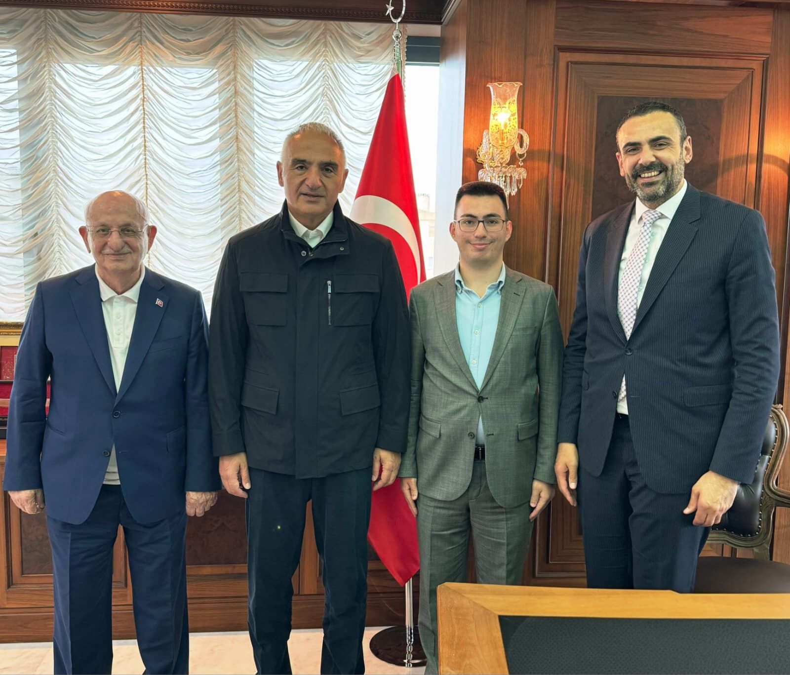 01 Kültür Ve Turi̇zm Bakani Mehmet Nuri̇ Ersoy (3)
