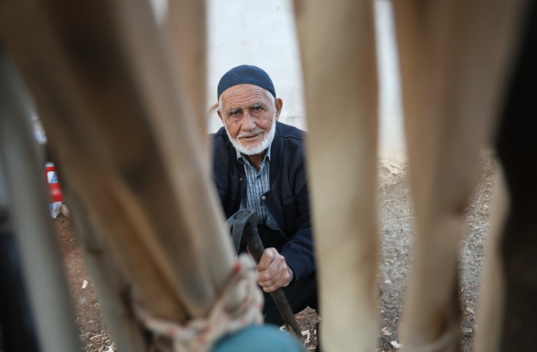 85 Yaşındaki Kaşık Ustası 70 Yıldır Ağaca Şekil Veriyor (2)