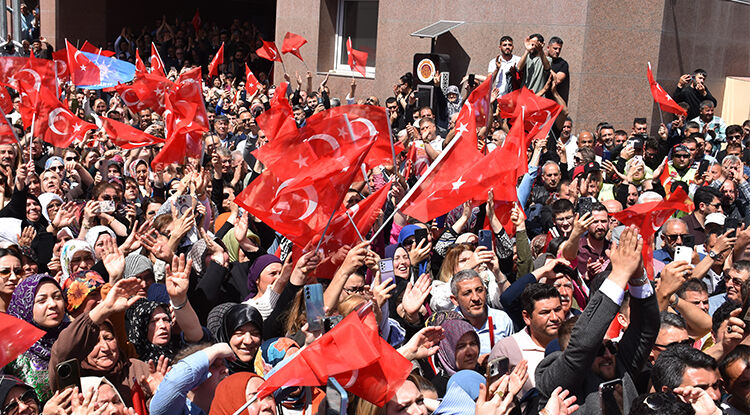 A K Parti’ye Katılan Burcu Köksal, Afyonkarahisar’da Coşkuyla Karşılandı 1-1