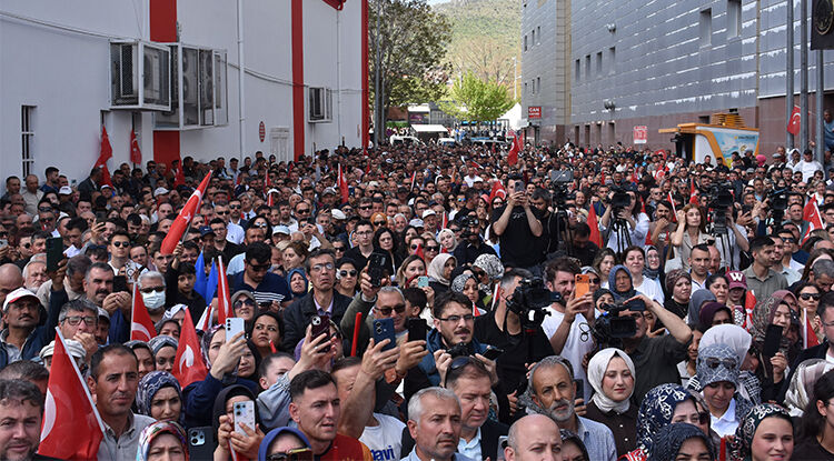 A K Parti’ye Katılan Burcu Köksal, Afyonkarahisar’da Coşkuyla Karşılandı 1