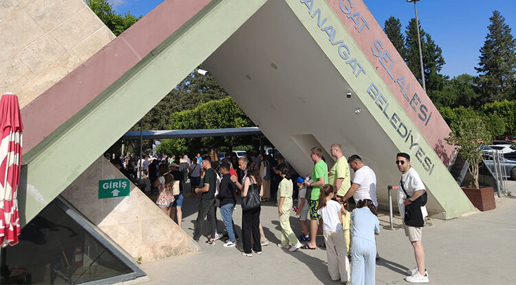 Antalya, Bayramda Yerli Ve Yabancı Turistlerin Gözdesi Oldu 3