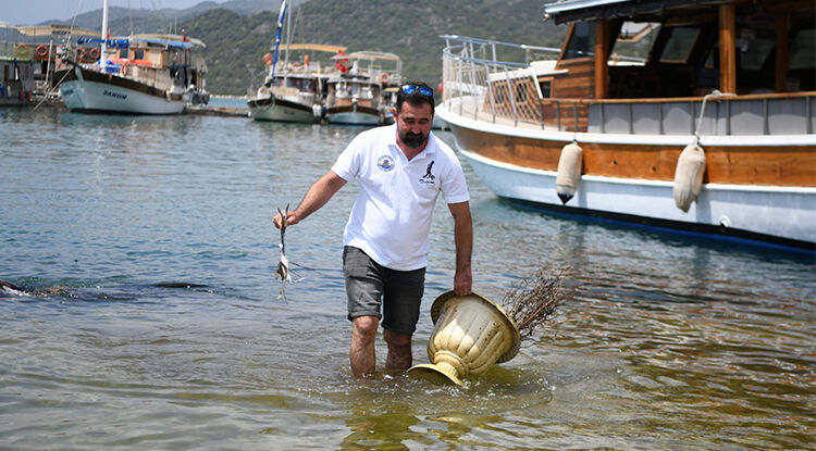 Antalya’da Denizin Dibinden Çıkanlar Pes Dedirtti 3