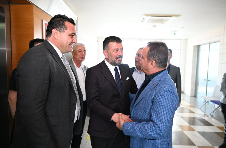 Antalya’daki Rüşvet Soruşturmasını Sarsan Tanık Ifadesi “Bir Paket Verildiğini Gördüm”