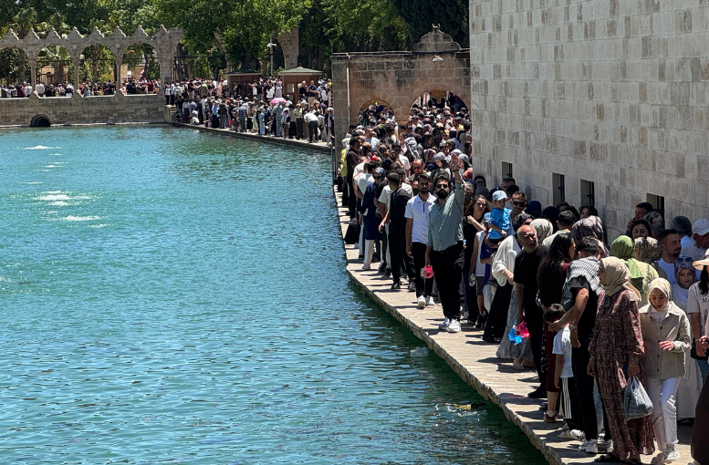 Balıklıgöl Bayramda Yerli Turistlerle Doldu