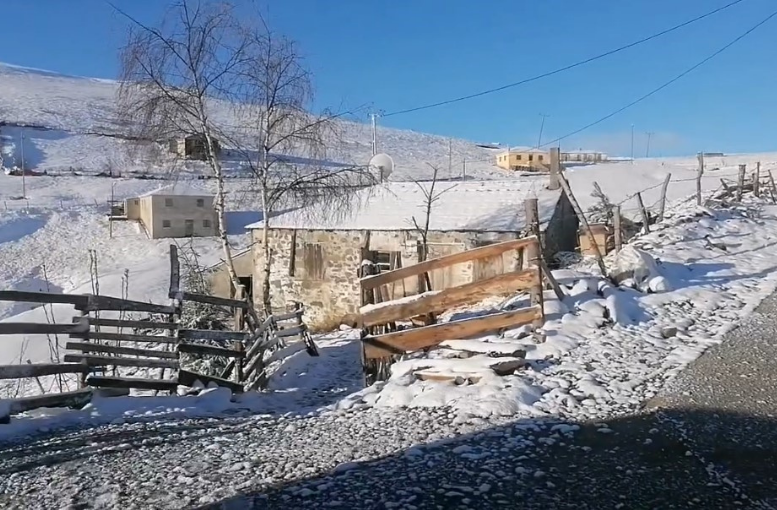 Bayram Mayısın Sonunda Kar Sürprizi Yaylalar Yeniden Beyaza Büründü Nemrut Dağı’na Ziyaretçi Akını (1)
