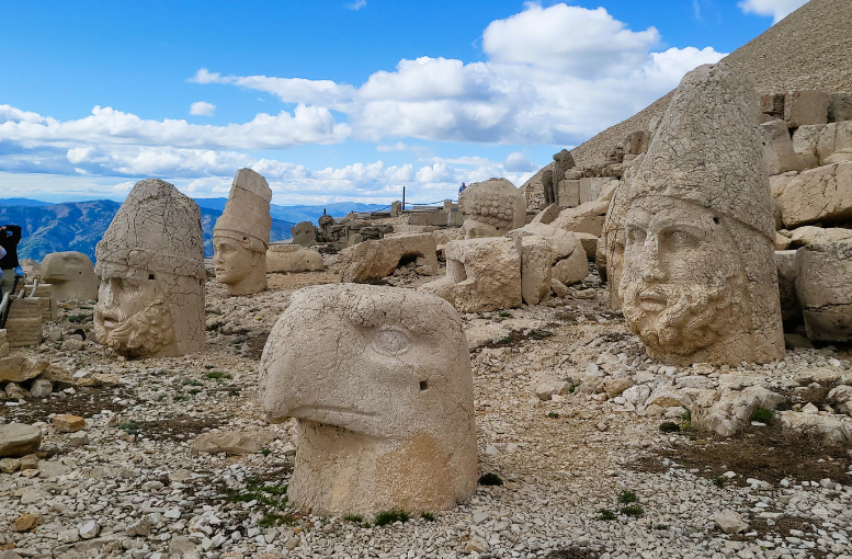Bayram Tatilinde Nemrut Dağı’na Ziyaretçi Akını (3)