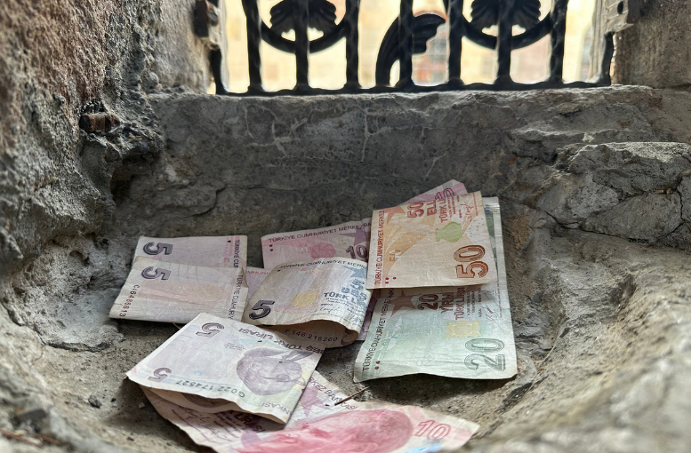 Çankırı’da Asırlık Sadaka Taşı Geleneği Ihtiyaç Sahiplerine Umut Oluyor (2)