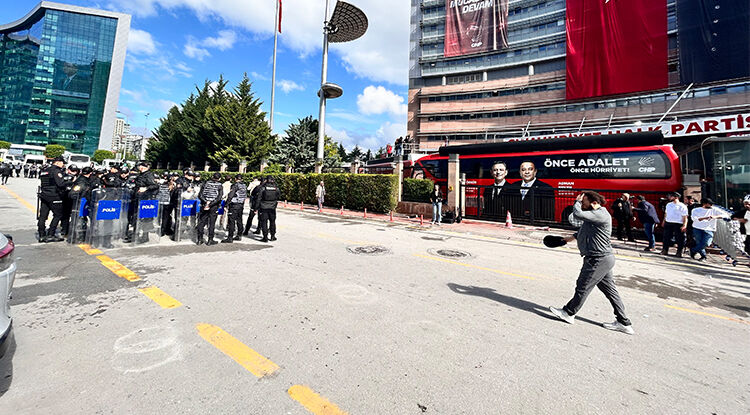 Chp Genel Merkezi Gerginlik 1