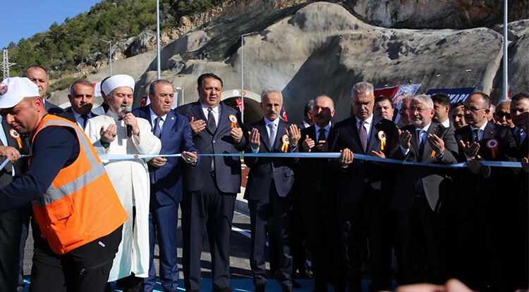 Çorum Laçin Kara Yolu Ile Kırkdilim Tünellerinin Açılış Töreni Yapıldı 3