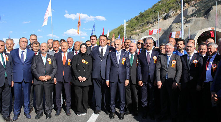 Çorum Laçin Kara Yolu Ile Kırkdilim Tünellerinin Açılış Töreni Yapıldı 4