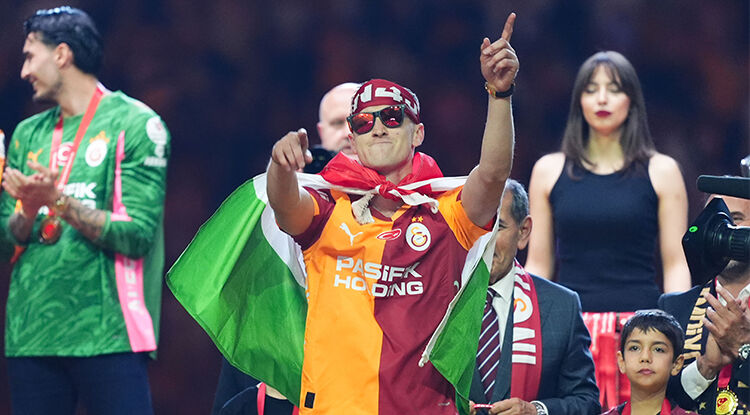 Galatasaray, Şampiyonluk Kupasına Kavuştu 3