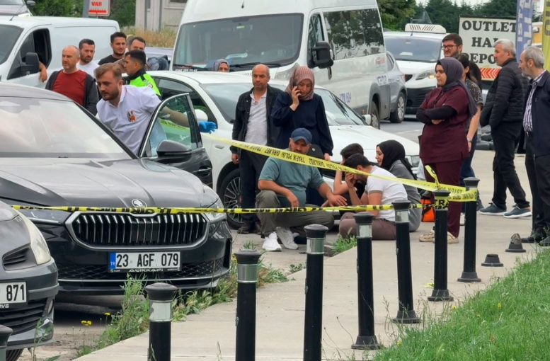 İstanbul Bağcılar’da Korkunç Olay Mağaza Sahibi Otomobilinin Bagajında Ölü Bulundu (1)