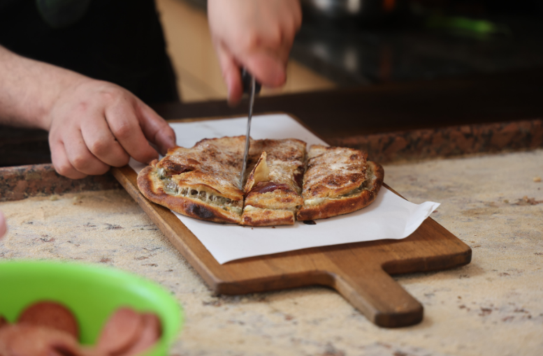 Konya’nın “Anadolu Pizzası” Yağ Somunu Geleneksel Lezzetini Yaşatmaya Devam Ediyor (1)
