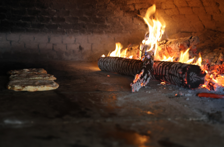 Konya’nın “Anadolu Pizzası” Yağ Somunu Geleneksel Lezzetini Yaşatmaya Devam Ediyor (2)