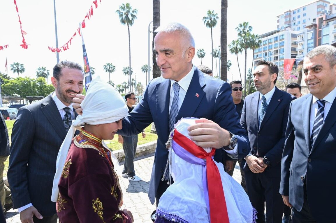 Kültür Ve Turi̇zm Bakani Mehmet Nuri̇ Ersoy (2)-1