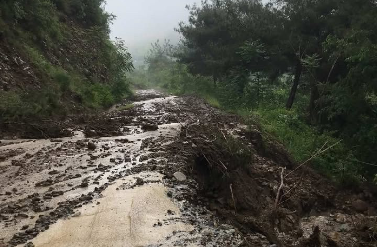 Osmaniye’de Taşan Dere Hayatı Felç Etti (2)