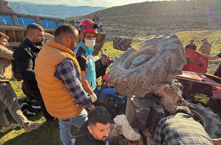 Siirt’te Traktör Faciası 2 Kişi Hayatını Kaybetti (1)