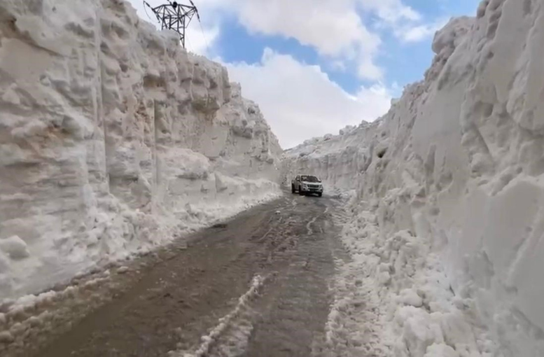 Şırnak’ta 7 Aydır Süren Kar Mesaisi Tünellerle Yol Açılıyor