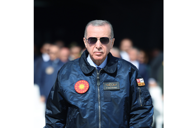 Tel Avi̇v Ti̇tredi̇ Ati̇na Çarpildi! (1)