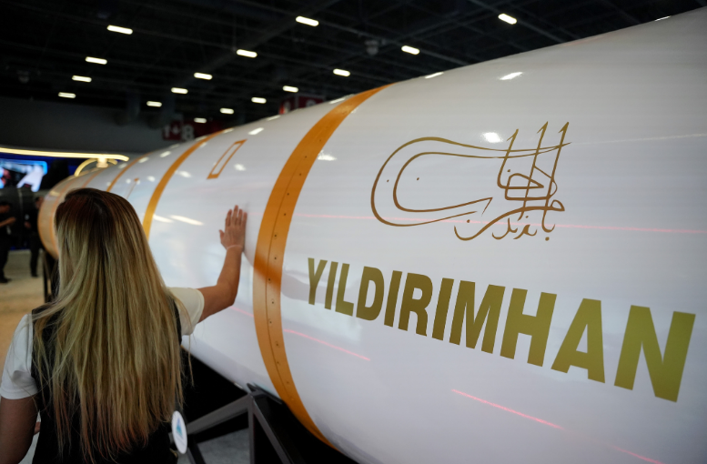 Tel Avi̇v Ti̇tredi̇ Ati̇na Çarpildi! (5)